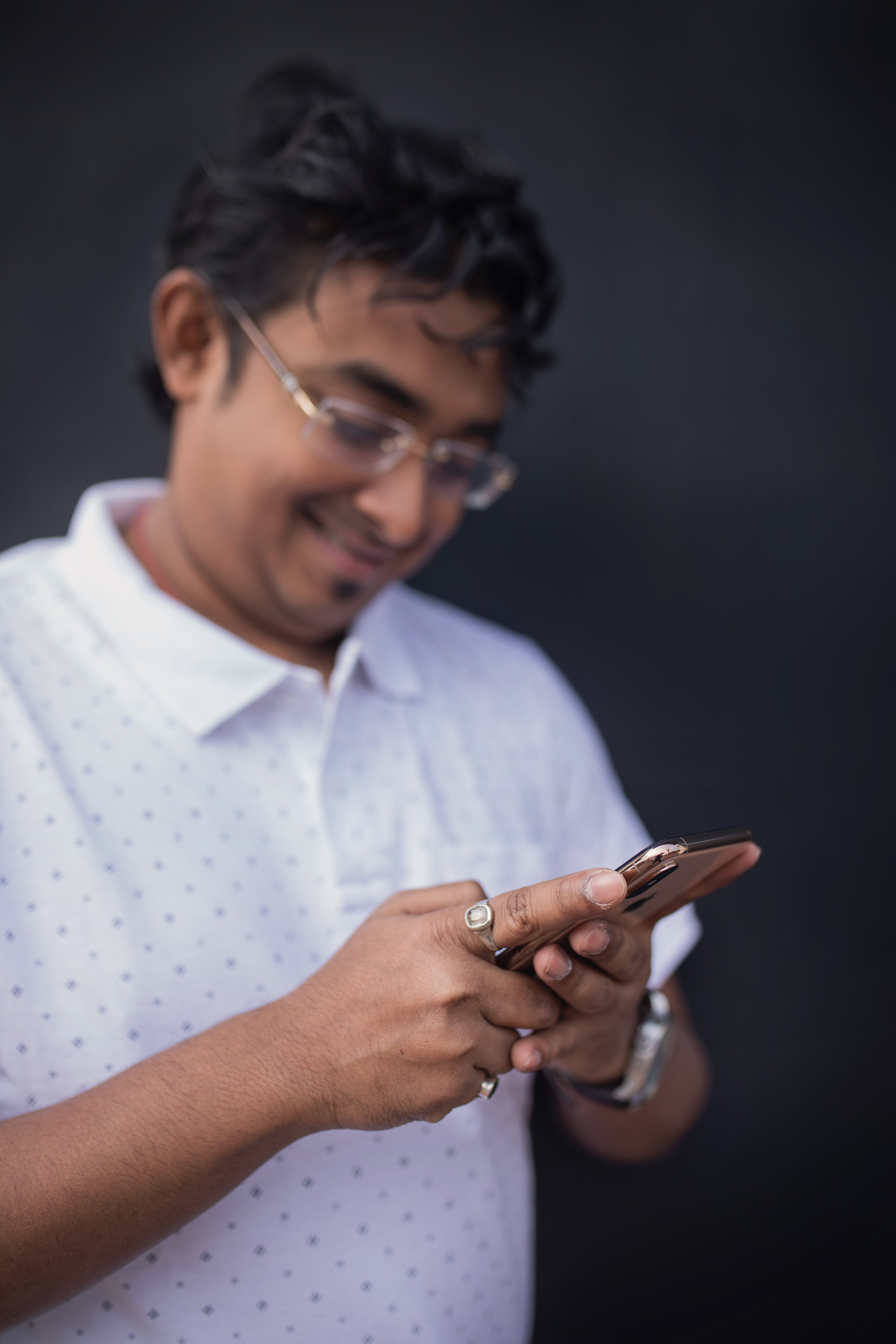 files/modern-man-using-smartphone.jpg